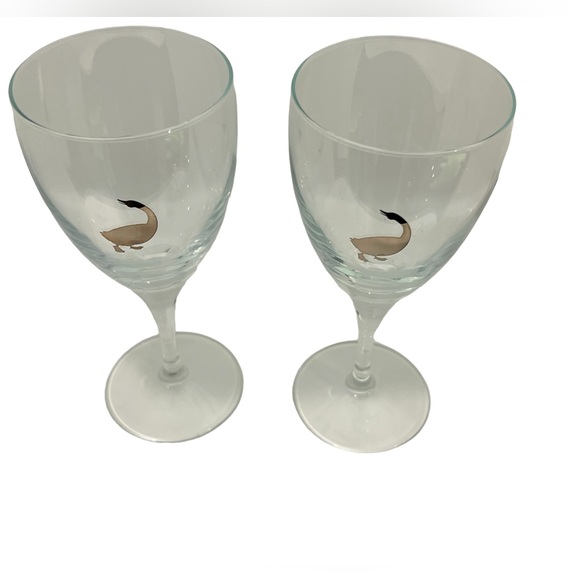 Goose Island Stemmed Beer Glasses - Picture 4 of 5